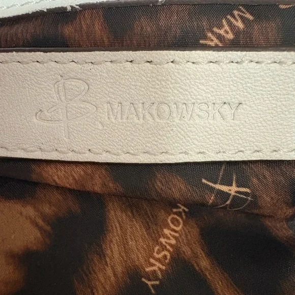 B MAKOWSKY METALLIC SILVER SOFT LEATHER HOBO STYLE HANDBAG - A8 - Picture 10 of 11